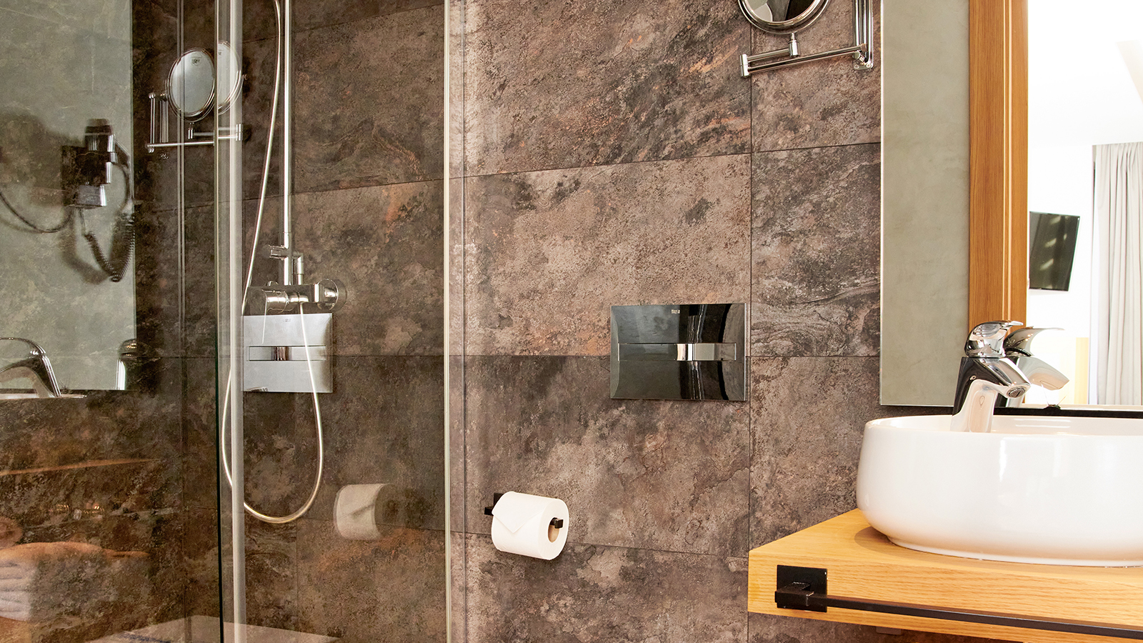 Baño premium Apartamentos Ardales